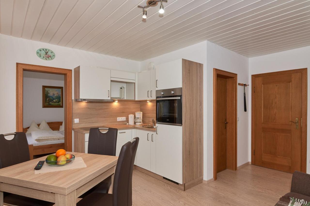Dangl Gbr, Gaestehaus Sonnenhof - Inkl. Chiemgau Karte Bergen  Pokoj fotografie